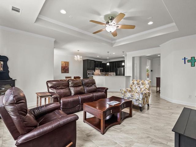 651 Tenuta Lane, League City, TX 77573