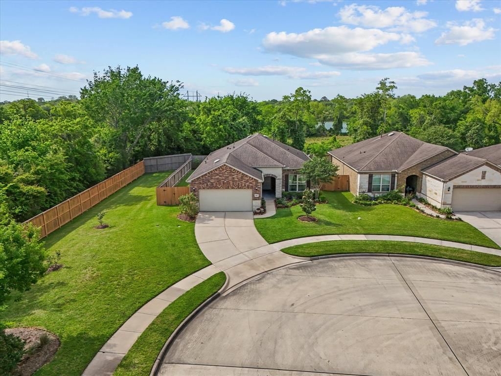 651 Tenuta Lane, League City, TX 77573