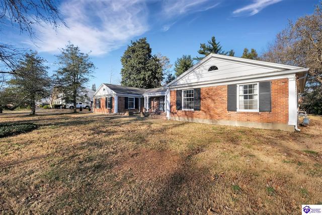 5842 Brittany Woods Circle, Louisville, KY 40222