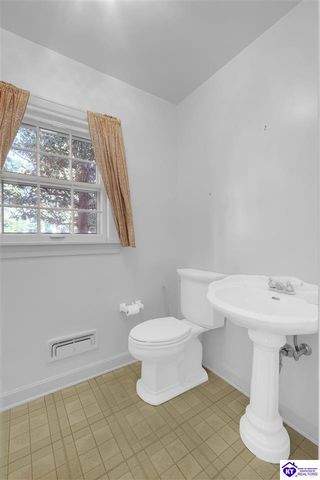 5842 Brittany Woods Circle, Louisville, KY 40222