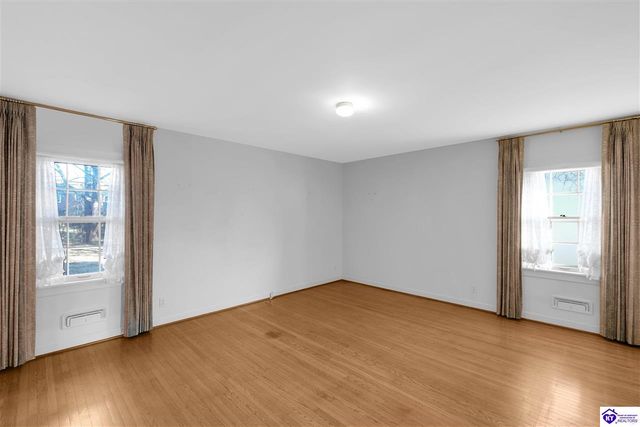 5842 Brittany Woods Circle, Louisville, KY 40222