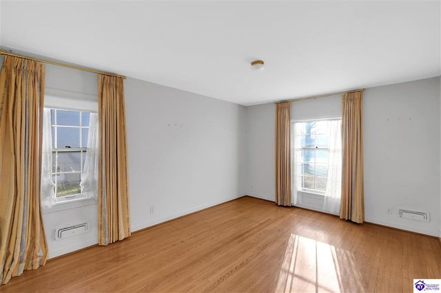 5842 Brittany Woods Circle, Louisville, KY 40222