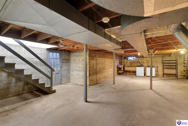 5842 Brittany Woods Circle, Louisville, KY 40222