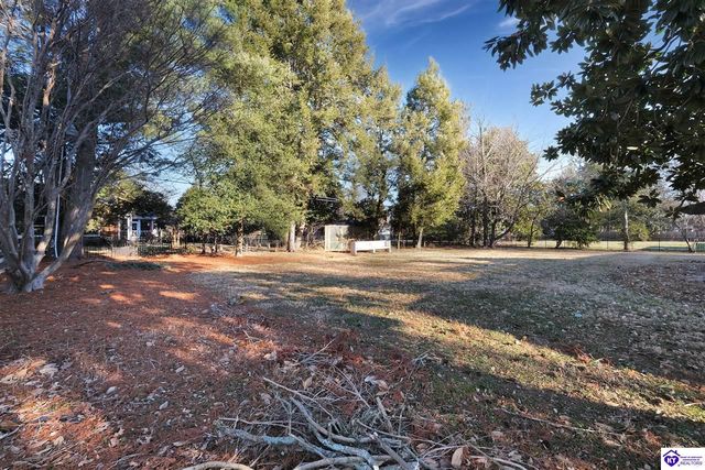 5842 Brittany Woods Circle, Louisville, KY 40222