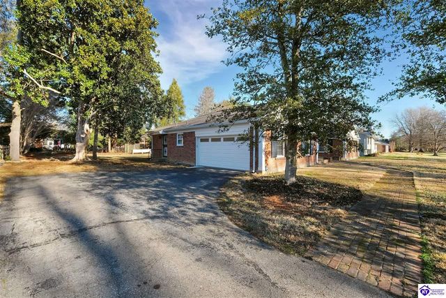 5842 Brittany Woods Circle, Louisville, KY 40222