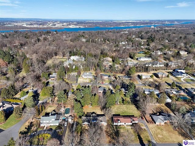 5842 Brittany Woods Circle, Louisville, KY 40222