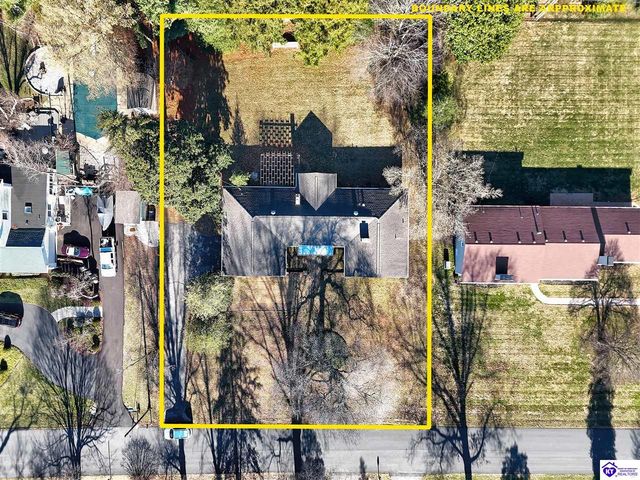 5842 Brittany Woods Circle, Louisville, KY 40222