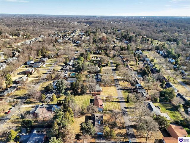 5842 Brittany Woods Circle, Louisville, KY 40222