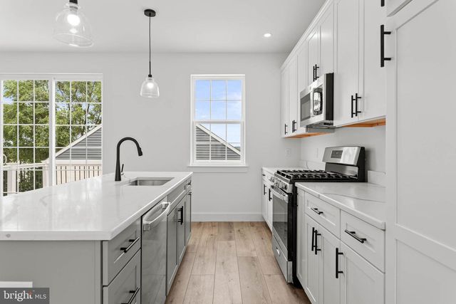 211 W EIGHTH ST, Bridgeport, PA 19405