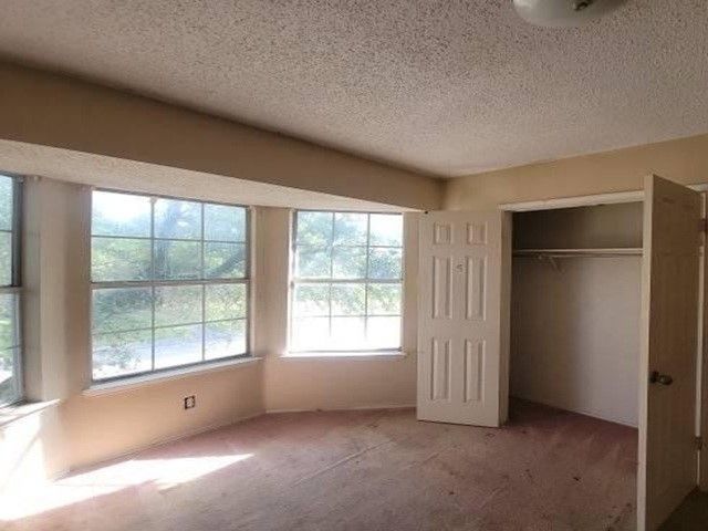 1108 Kensington Drive, Desoto, TX 75115
