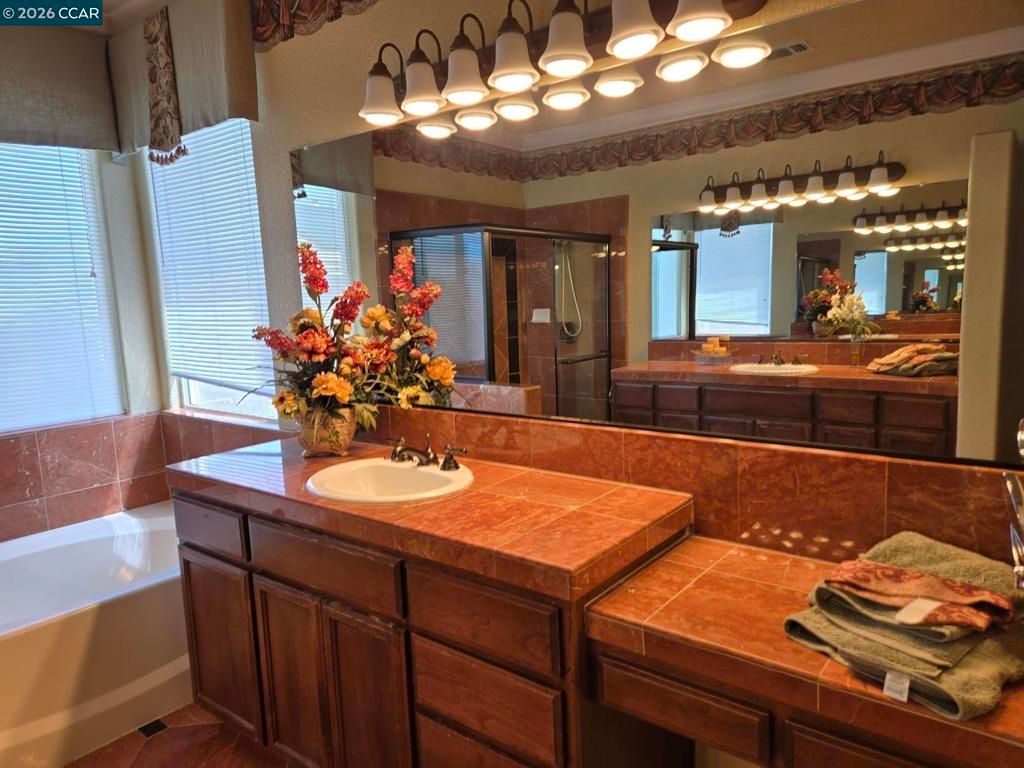 Image 14 of property listing at 505 Jane Lane, Oakley, CA 94561