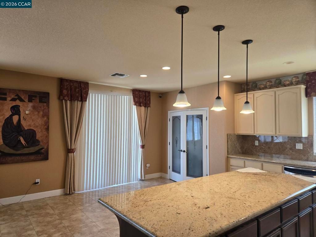 Image 4 of property listing at 505 Jane Lane, Oakley, CA 94561