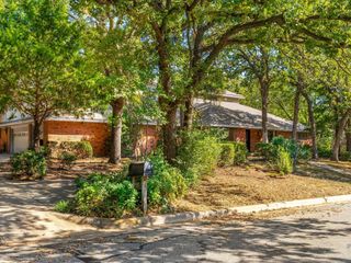 1004 Overhill Drive, Bedford, TX 76022