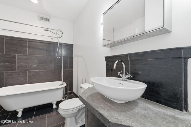 172 N Keats Ave 3, Louisville, KY 40206