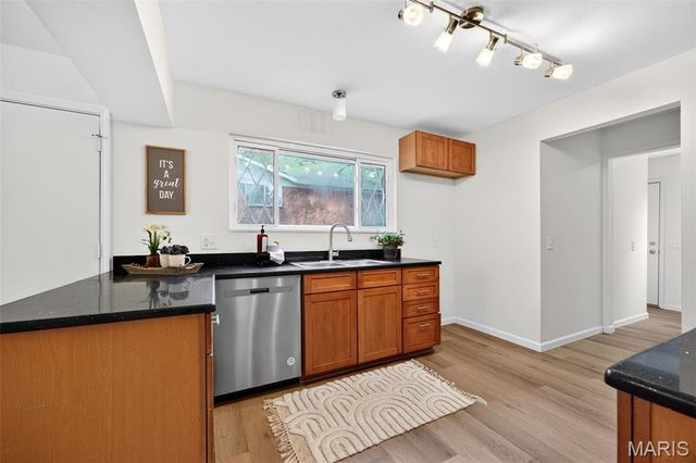6632 Blossom View Drive, Florissant, MO 63033