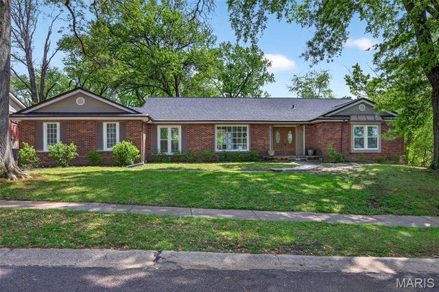 6632 Blossom View Drive, Florissant, MO 63033