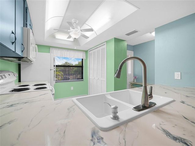 2809 GRANADA COURT 5, Lake Wales, FL 33898
