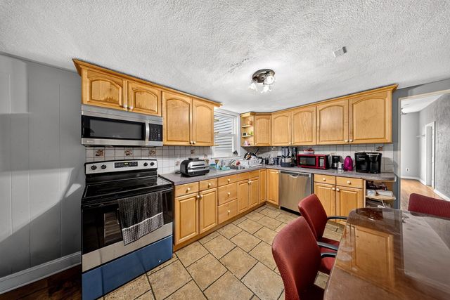 75 Harvard St, Chelsea, MA 02150