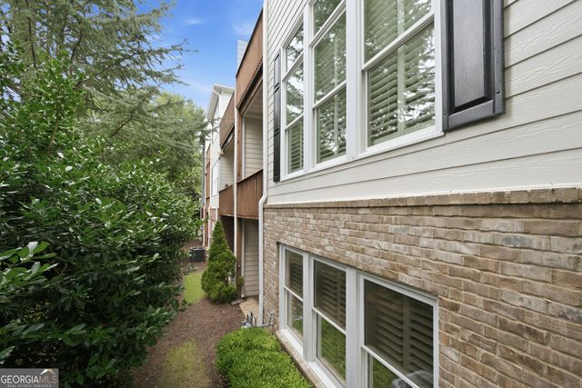 5806 Riverstone Circle 10, Atlanta, GA 30339