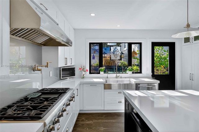 1680 Onaway Dr, Coconut Grove, FL 33133