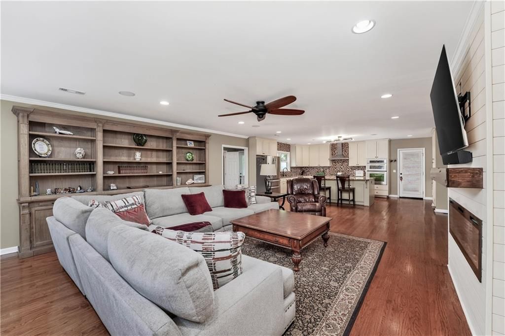 2193 W Ponce De Leon Avenue, Decatur, GA 30030