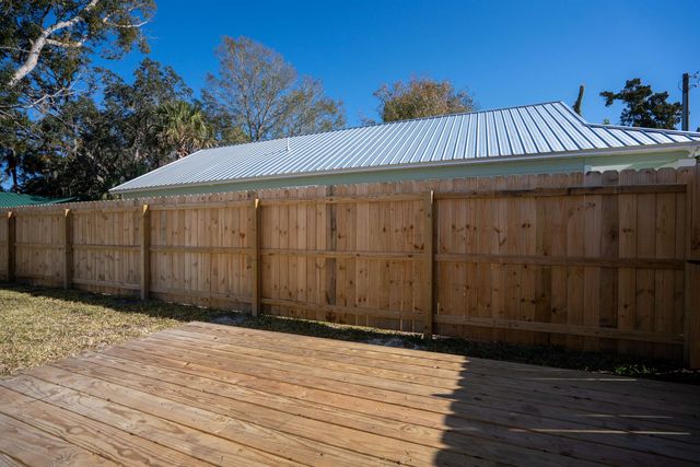 916 Kennedy Dr, St Augustine, FL 32084