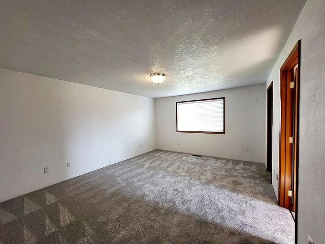 2926 Shasta Drive, Medford, OR 97504