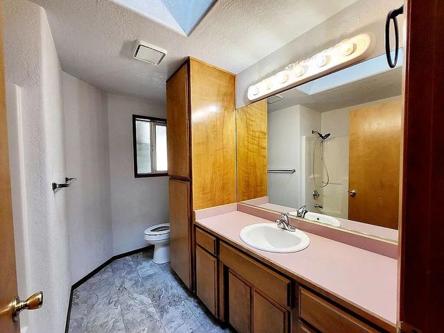 2926 Shasta Drive, Medford, OR 97504