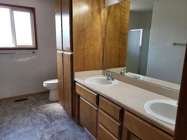 2926 Shasta Drive, Medford, OR 97504