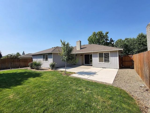 2926 Shasta Drive, Medford, OR 97504