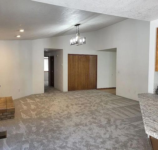 2926 Shasta Drive, Medford, OR 97504