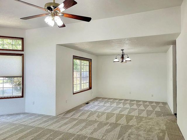 2926 Shasta Drive, Medford, OR 97504