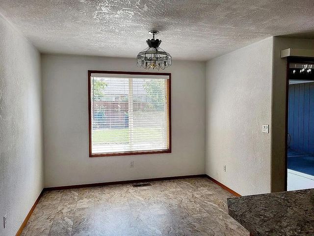 2926 Shasta Drive, Medford, OR 97504