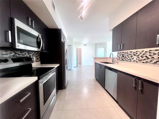729 NW 2 Street 501, Miami, FL 33128