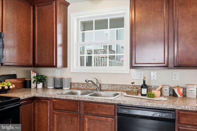 27 BALTIC CT, Inwood, WV 25428