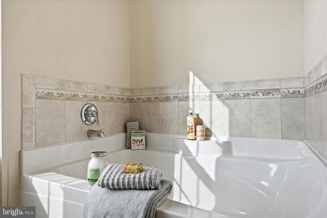 27 BALTIC CT, Inwood, WV 25428