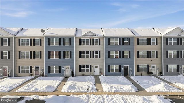 27 BALTIC CT, Inwood, WV 25428