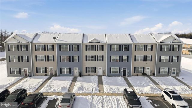 27 BALTIC CT, Inwood, WV 25428