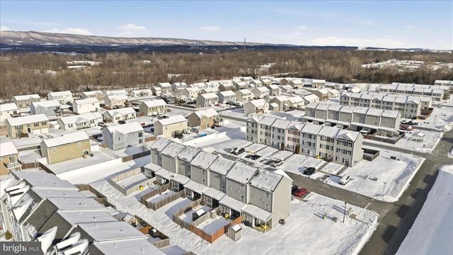 27 BALTIC CT, Inwood, WV 25428