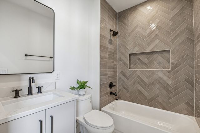 13900 Noel Road 203, Dallas, TX 75240