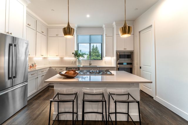 13900 Noel Road 203, Dallas, TX 75240