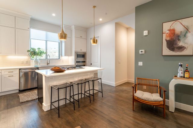 13900 Noel Road 203, Dallas, TX 75240