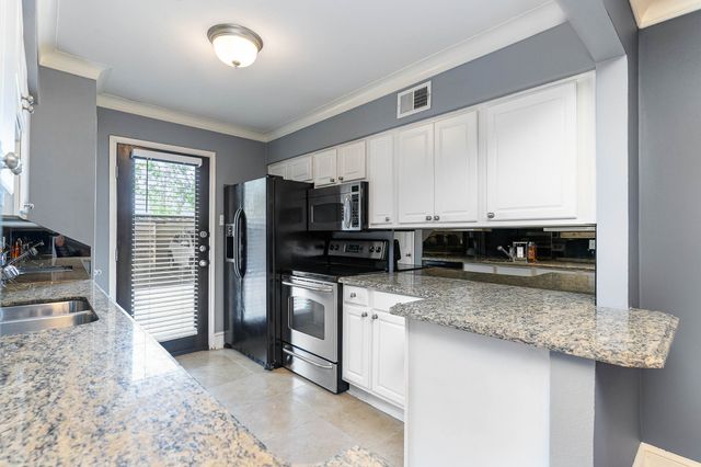 10109 Regal Park Lane 112, Dallas, TX 75230