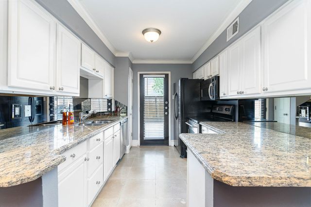 10109 Regal Park Lane 112, Dallas, TX 75230