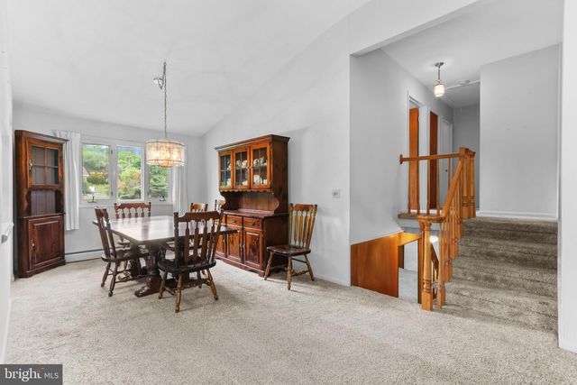 407 COLONIAL DR, Stroudsburg, PA 18360
