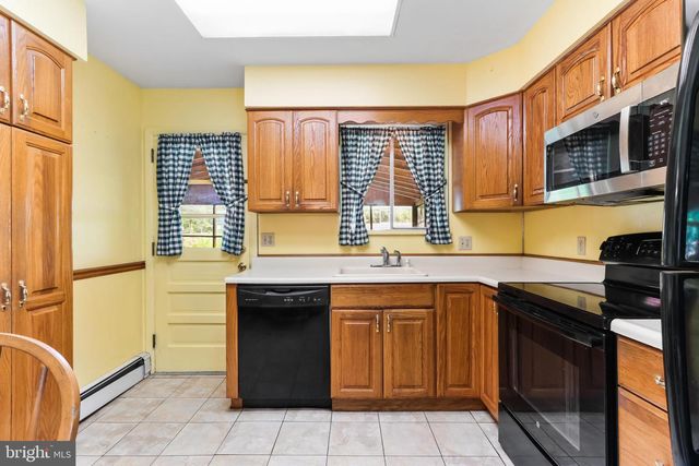 407 COLONIAL DR, Stroudsburg, PA 18360