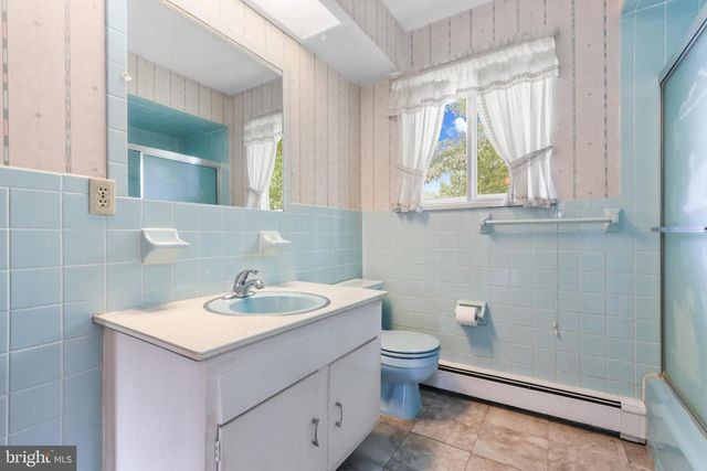 407 COLONIAL DR, Stroudsburg, PA 18360