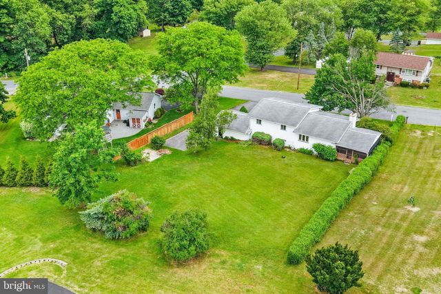 407 COLONIAL DR, Stroudsburg, PA 18360