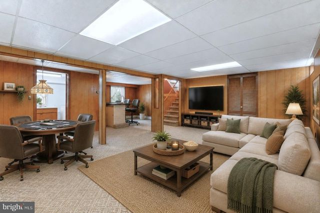 407 COLONIAL DR, Stroudsburg, PA 18360