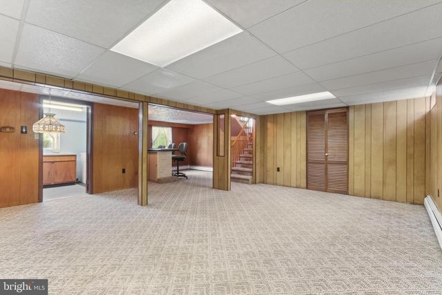 407 COLONIAL DR, Stroudsburg, PA 18360
